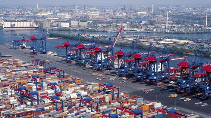 Китай из-за COVID закрыл терминал одного из крупнейших в мире портов