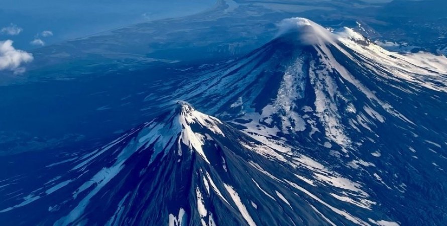 На Аляске началось извержение одновременно трех вулканов