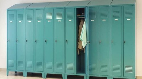 металлический шкаф для раздевалок