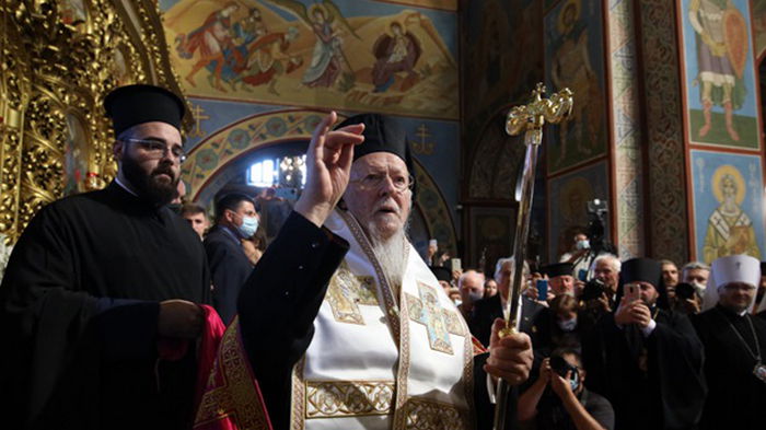 Патриарх Варфоломей и глава ПЦУ провели литургию (фото)