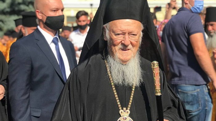 Вселенский патриарх покинул Украину