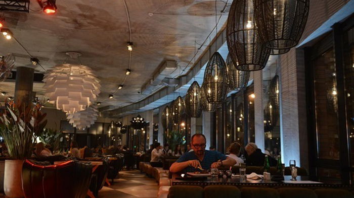 Отреагировал на пост: испанец оставил в ресторане €4000 чаевых (фото)