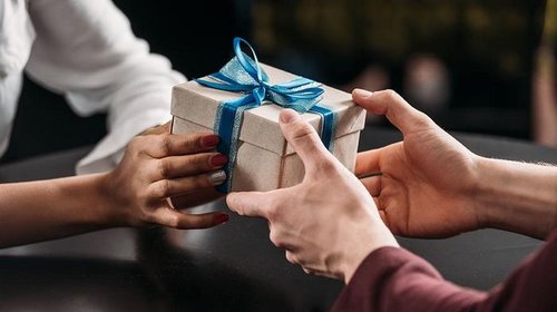 Выбор лучшего подарка для женщины: несколько смелых и интересных идей