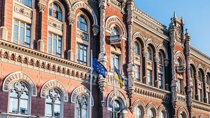 Курсы валют на 3 сентября: гривна дешевеет в день рождения