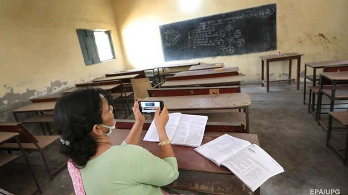В Индии закрывают школы из-за вспышки неизвестной лихорадки