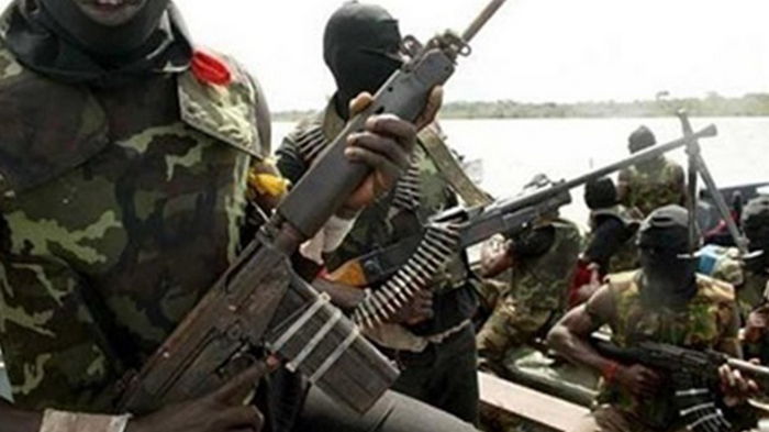 В Нигерии из тюрьмы сбежали сотни заключенных