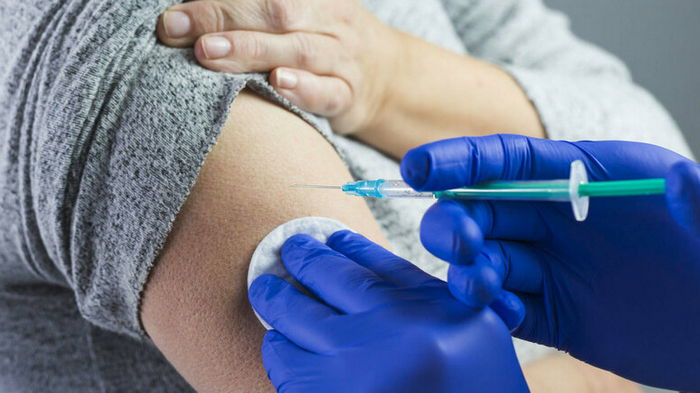 У невакцинированных в 11 раз больше шансов умереть от COVID