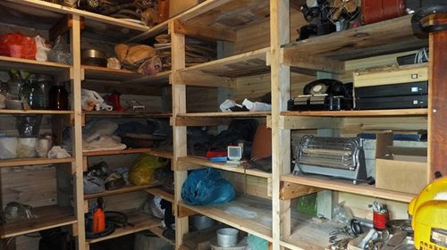 Стеллажи для дачи: как их выбрать и в чем их главное предназначение