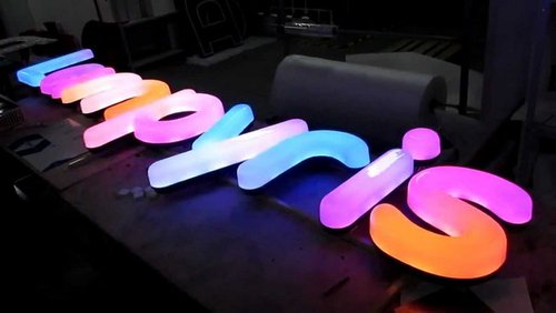 Светящаяся реклама