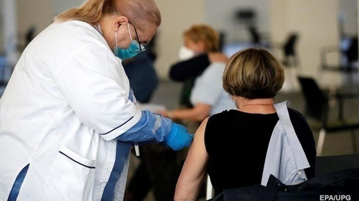 Названо число умерших вакцинированных украинцев