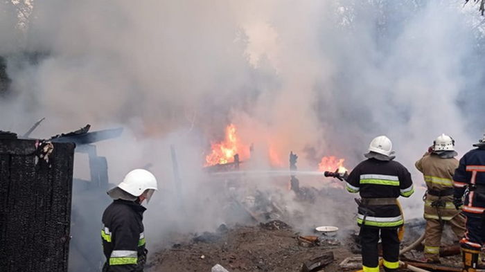 Спасатели ликвидировали пожар в поселении ромов