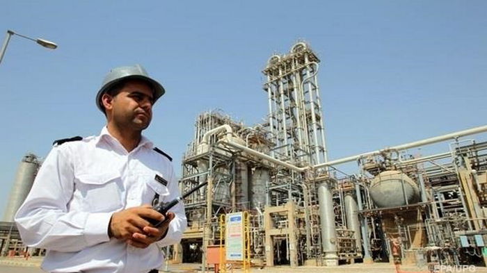 США и Китай обсудили закупку иранской нефти - СМИ