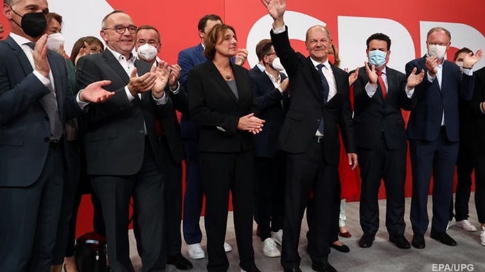 Выборы в Германии: лидируют социал-демократы
