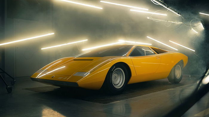 Lamborghini воссоздала первый экземпляр Countach (видео)
