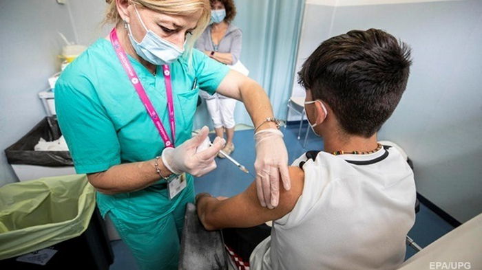 В Швеции подростки смогут вакцинироваться вопреки запрету родителей