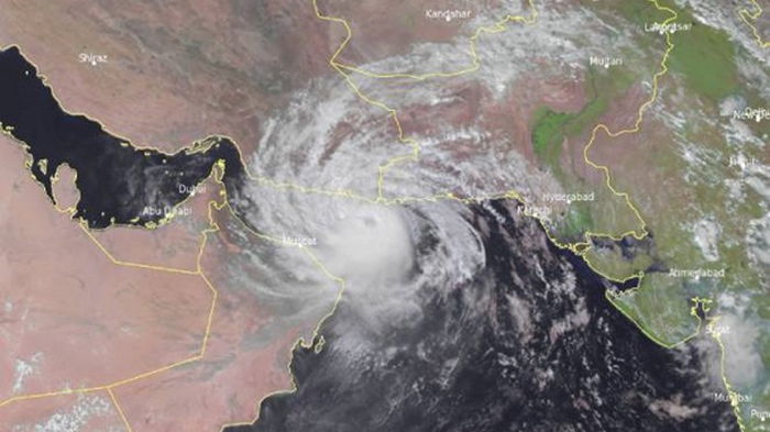 На Оман обрушился тропический циклон Шахин, есть погибшие