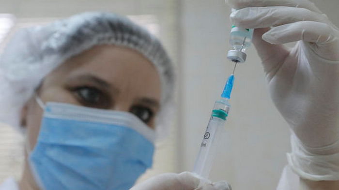 МОЗ расширяет список организаций, работники которых обязаны вакцинироваться от COVID-19