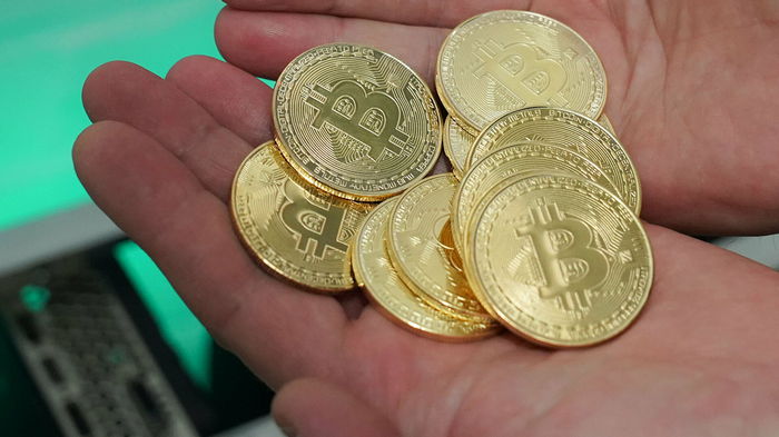 Bitcoin за день подешевел почти на 5%