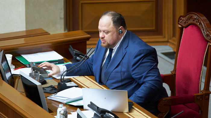 Зеленский вывел Разумкова из СНБО, его место занял Стефанчук