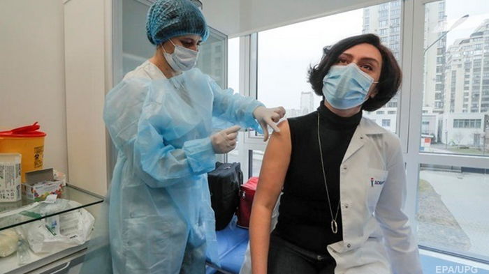 В Украине за сутки рекордное число COVID-прививок