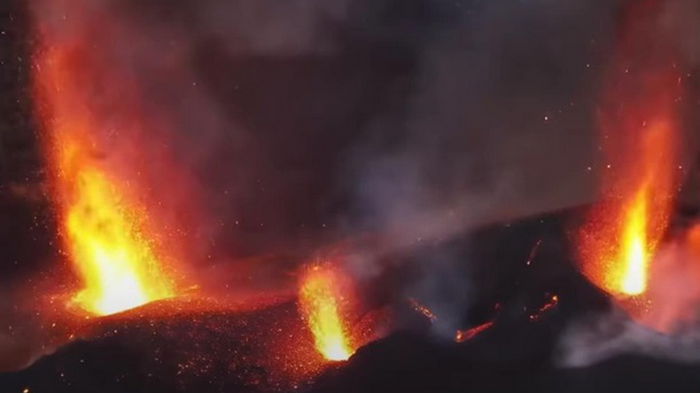 Вулкан на Канарах начал фонтанировать (видео)