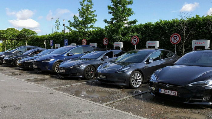 Tesla нашла способ сделать электромобили дешевле