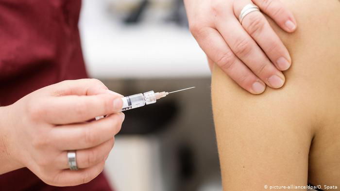 В МОЗ назвали профессии, которые сделают обязательными для вакцинации