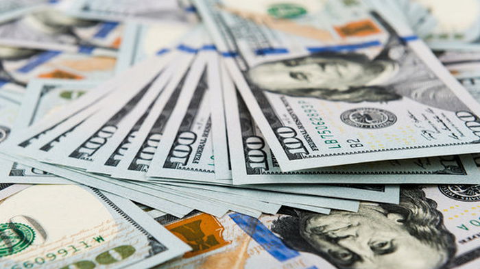 Доллар и евро подешевели. Итоги торгов на межбанке
