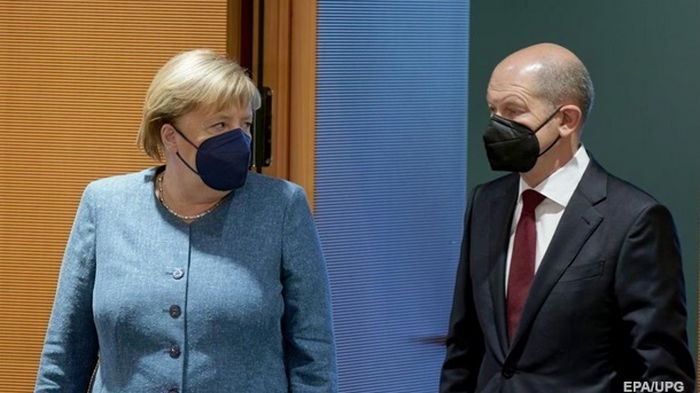 Меркель на саммите G20 представит Шольца своим преемником