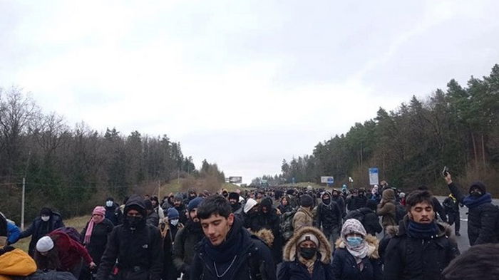 Польша отреагировала на караван мигрантов из Беларуси