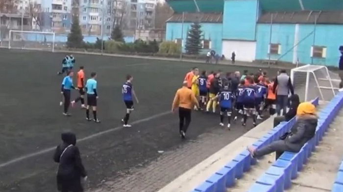 В матче юношеского чемпионата Украины подрались дети и родители