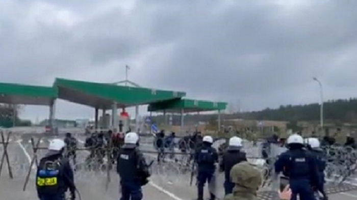 Мигранты пытались прорваться в Польшу - СМИ