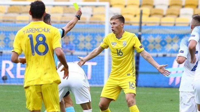 Аналитики не верят в сборную Украины