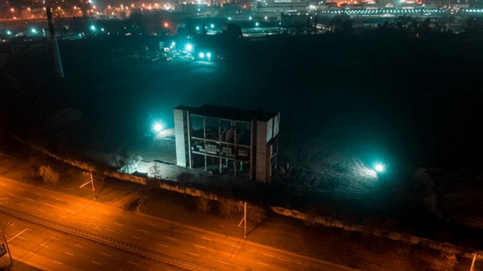 В Днепре взорвали здание завода (видео)