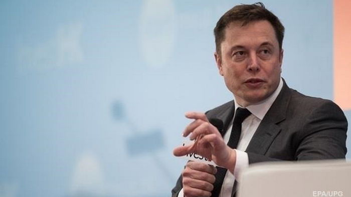 Маск выручил еще миллиард долларов за акции Tesla