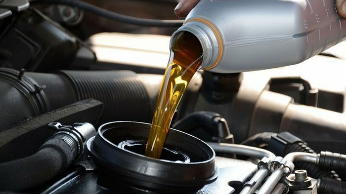Нужно ли заливать зимнее масло в двигатель автомобиля