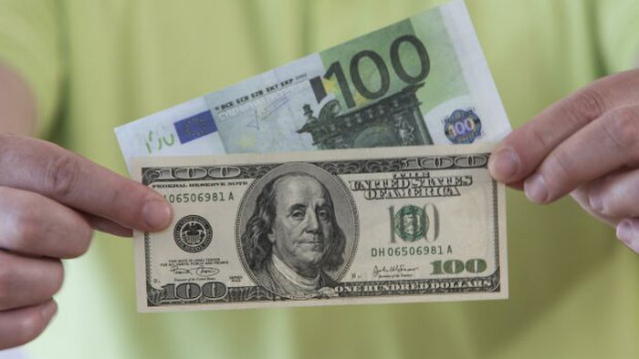 Курсы валют на 29 ноября: доллар и евро растут