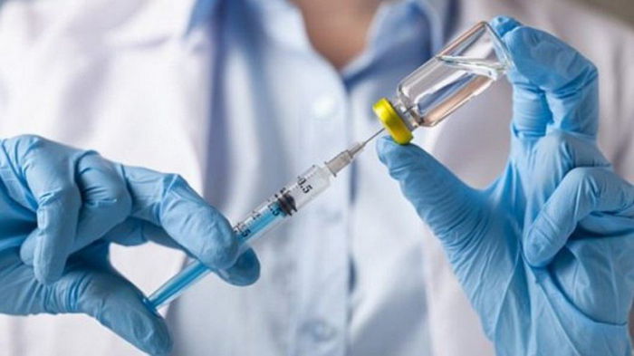Бустерную вакцину могут разрешить через 9 месяцев после второй дозы – МОЗ