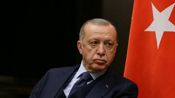 Под машиной турецкого силовика нашли бомбу: он должен был работать на митинге Эрдогана