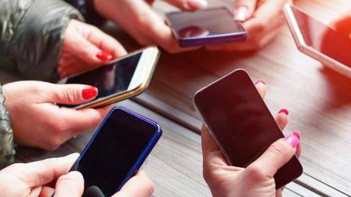 Топ-6 смартфонов, которые выйдут в декабре 2021 года (видео)