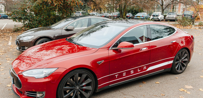 Tesla не принимает новые заказы на Model S и Model X