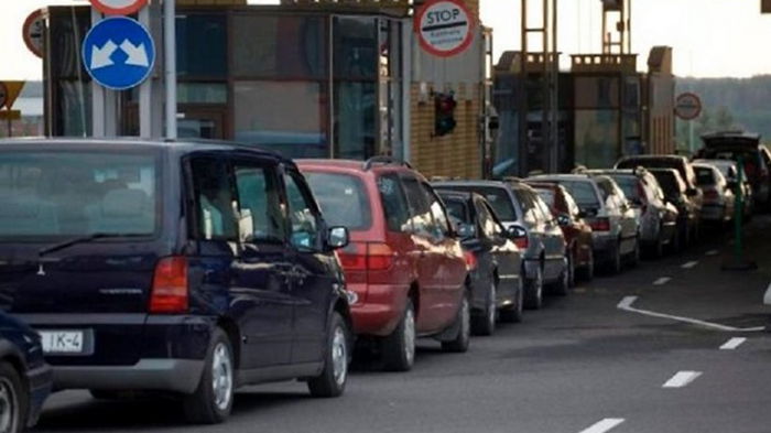 На украинско-польской границе в очередях стоят почти 350 авто