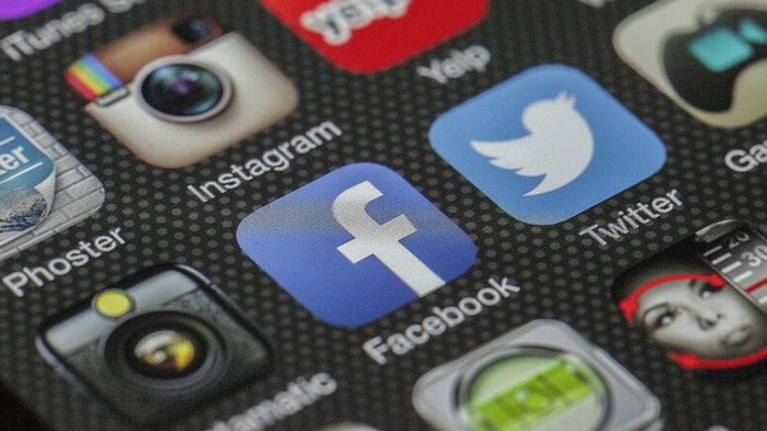 В работе Facebook и Messenger произошел сбой