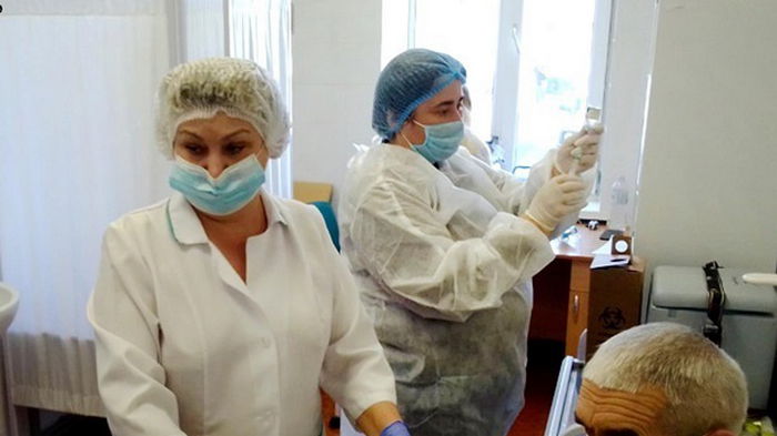 За сутки вакцинировано почти 143 тысячи украинцев