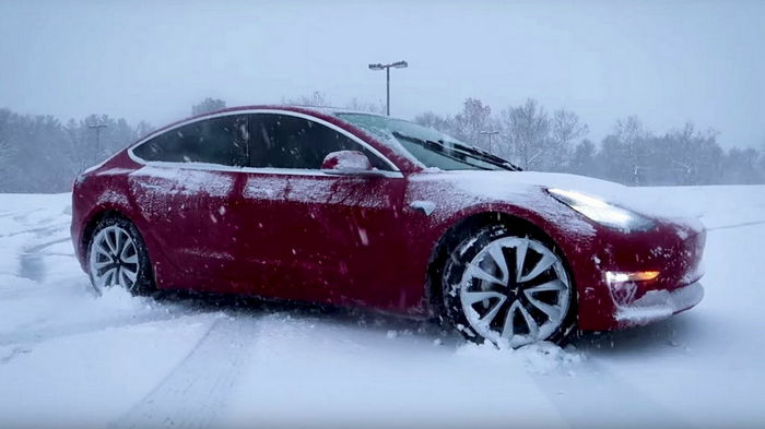 В Китае электромобили проверили 20-градусным морозом