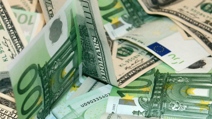 Население назвало лучшую валюту для хранения сбережений