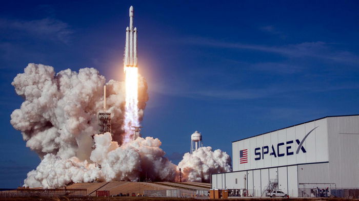 SpaceX запустила третью ракету за три дня: в космос улетел американский Dragon (видео)