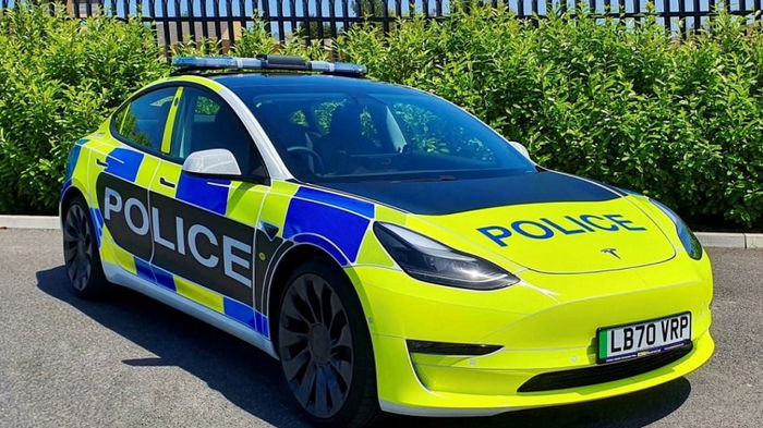 Полиция массово закупает электромобили Tesla: они имеют ряд преимуществ