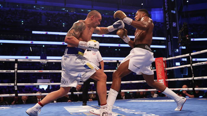 Хирн назвал вероятный месяц проведения боя Усик - Джошуа