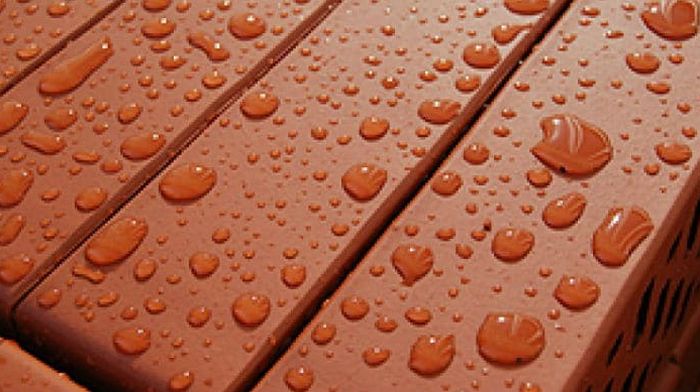 Гидроизоляция кирпичных стен: основные моменты